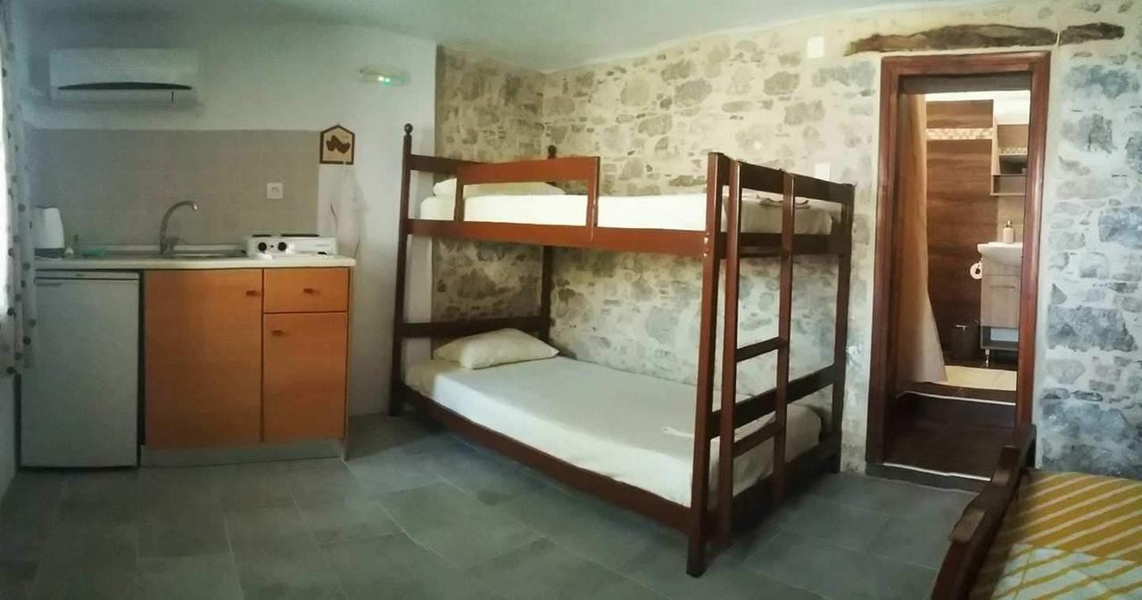 Spiros Apartments Livadia  Ngoại thất bức ảnh