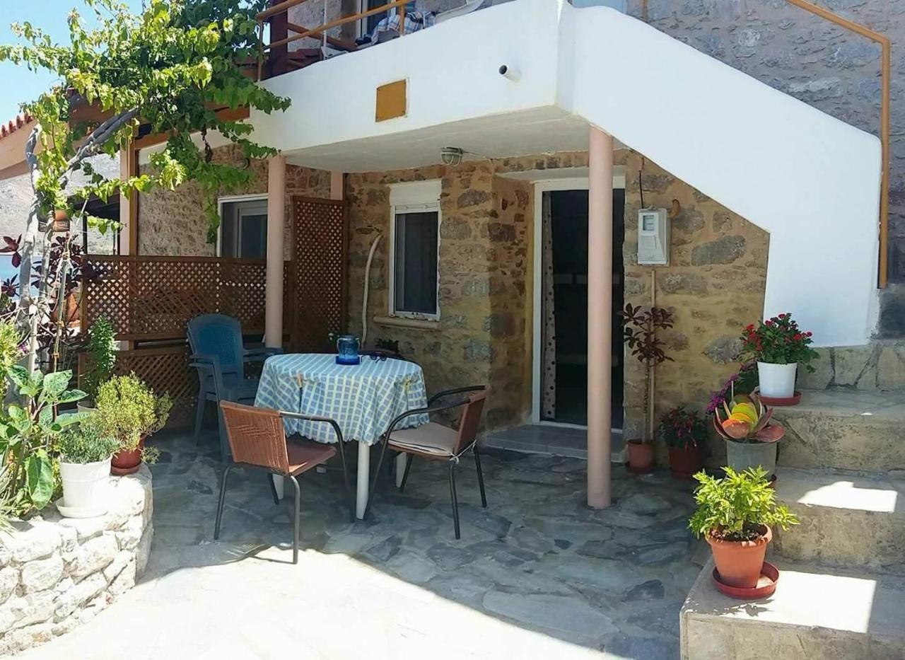 Spiros Apartments Livadia  Ngoại thất bức ảnh