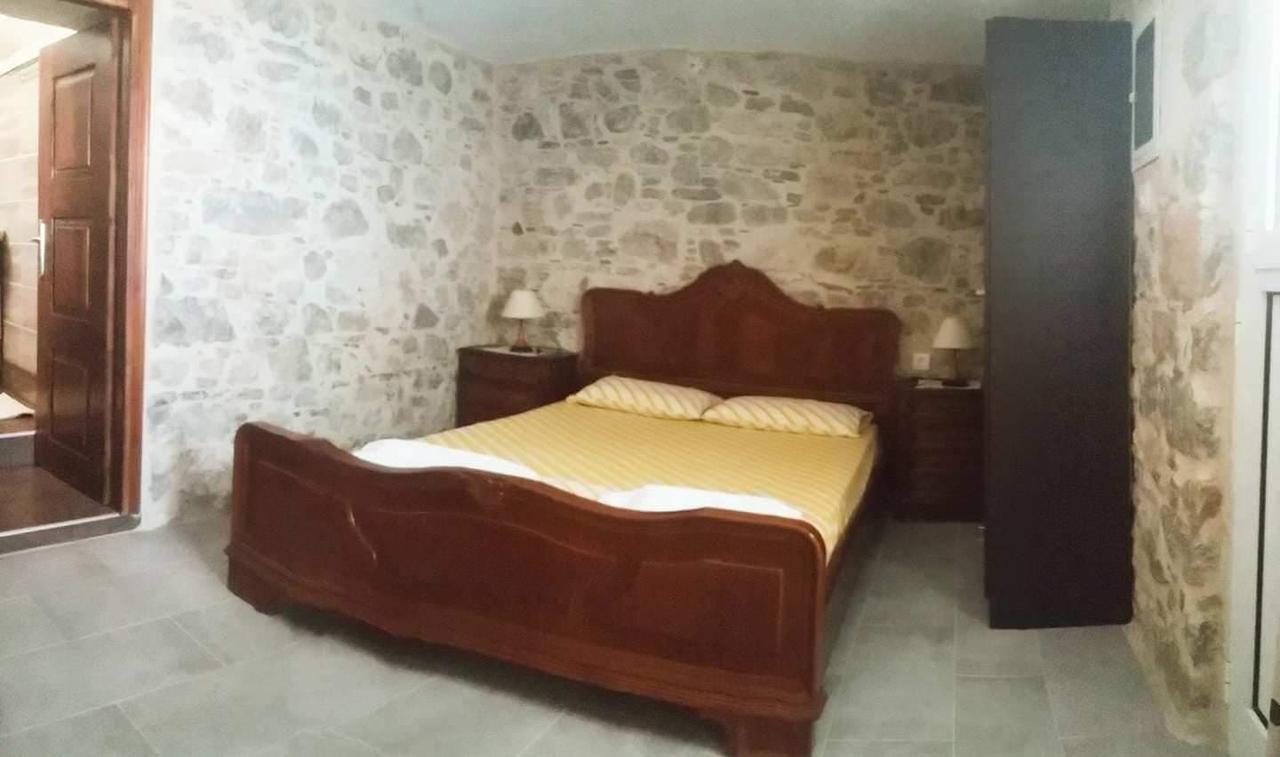 Spiros Apartments Livadia  Ngoại thất bức ảnh